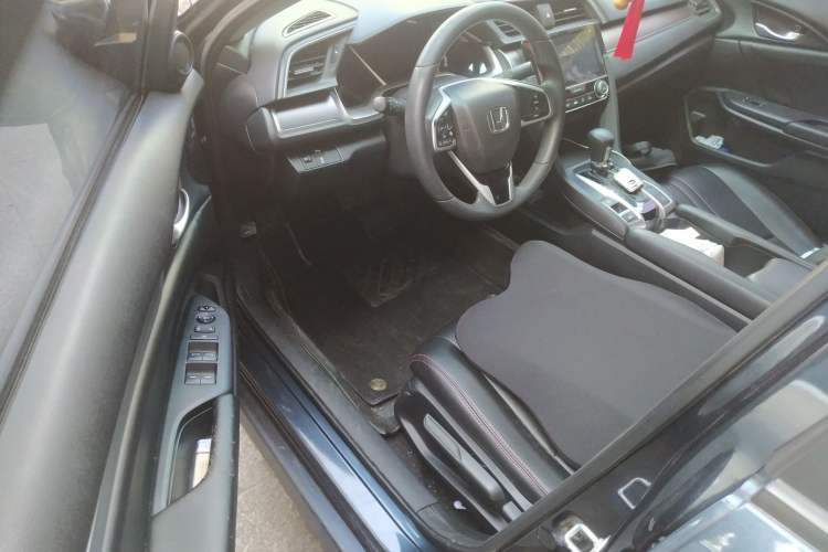 Used Honda Civic 2016 220TURBO CVT Luxury Edition Driver Seat