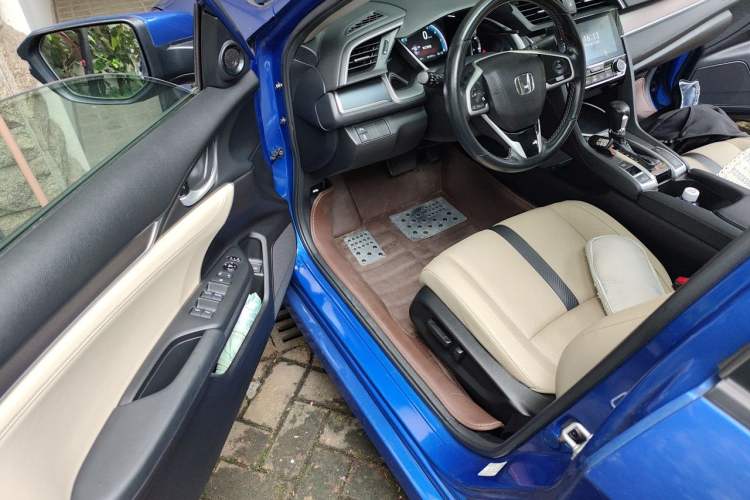 Used Honda Civic 2016 220TURBO CVT Prestige Edition Driver Seat