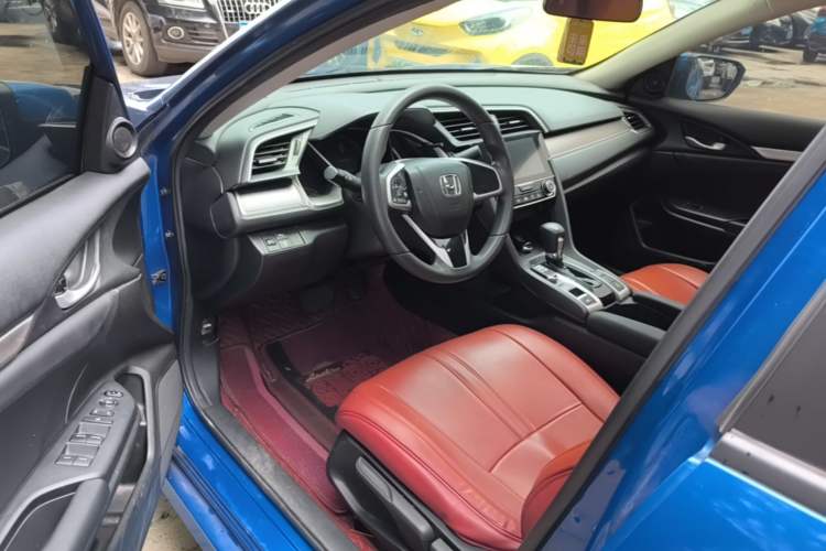 Used Honda Civic 2016 220TURBO CVT Luxury Edition Driver Seat