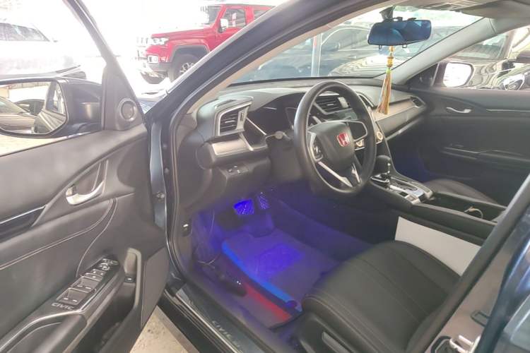 Used Honda Civic 2016 220TURBO CVT Luxury Edition Driver Seat