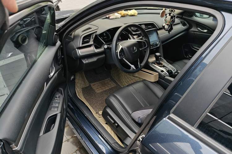 Used Honda Civic 2016 220TURBO CVT Prestige Edition Driver Seat
