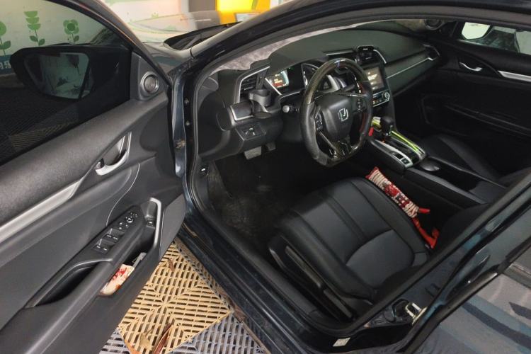 Used Honda Civic 2016 220TURBO CVT Luxury Edition Driver Seat