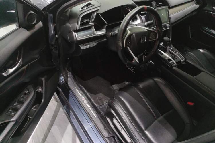 Used Honda Civic 2016 220TURBO CVT Luxury Edition Driver Seat