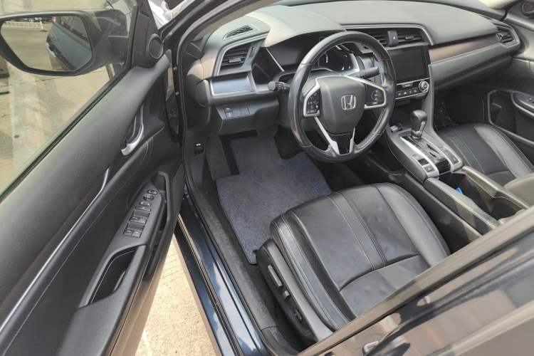Used Honda Civic 2016 220TURBO CVT Prestige Edition Driver Seat