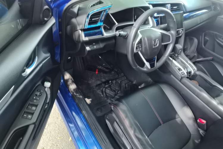 Used Honda Civic 2016 220TURBO CVT Luxury Edition Driver Seat