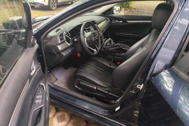 Used Honda Civic 2016 220TURBO CVT Luxury Edition Driver Seat