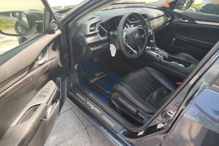 Used Honda Civic 2016 220TURBO CVT Luxury Edition Driver Seat