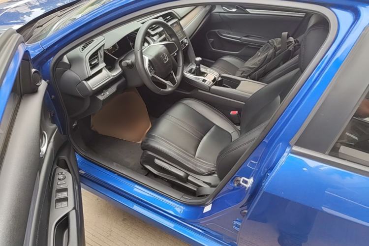 Used Honda Civic 2016 220TURBO Manual Luxury Edition Driver Seat