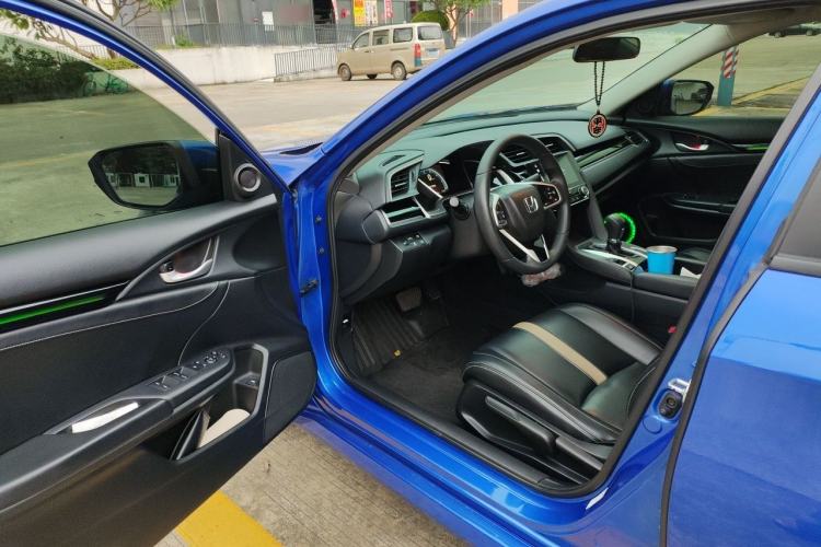 Used Honda Civic 2016 220TURBO CVT Luxury Edition Driver Seat