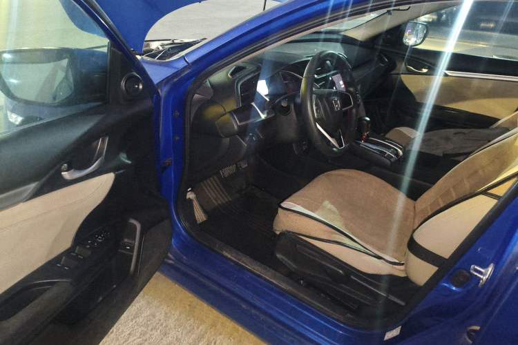 Used Honda Civic 2016 220TURBO CVT Luxury Edition Driver Seat