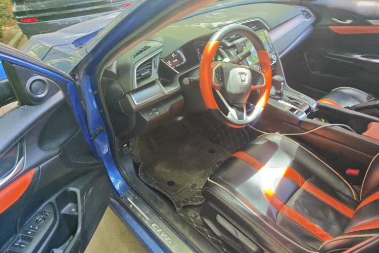 Used Honda Civic 2016 220TURBO CVT Luxury Edition Driver Seat