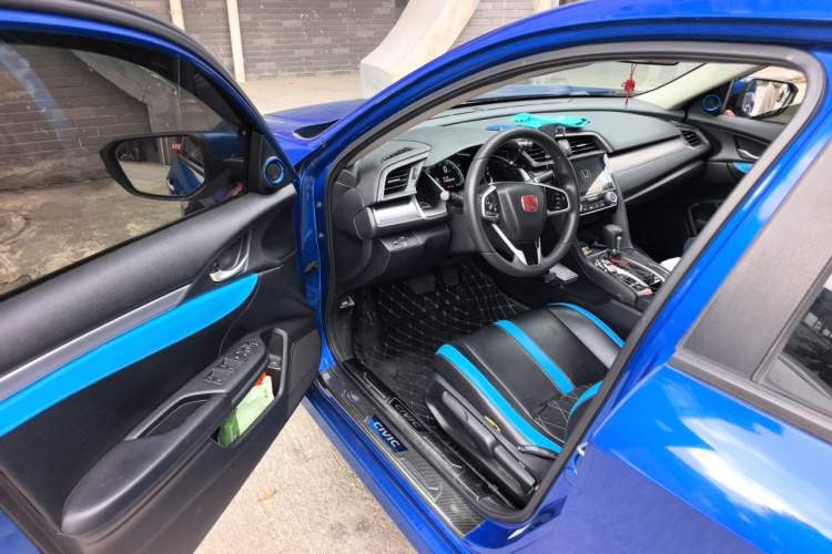 Used Honda Civic 2016 220TURBO CVT Luxury Edition Driver Seat