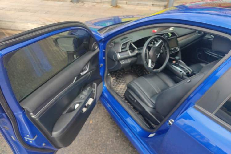 Used Honda Civic 2016 220TURBO CVT Prestige Edition Driver Seat