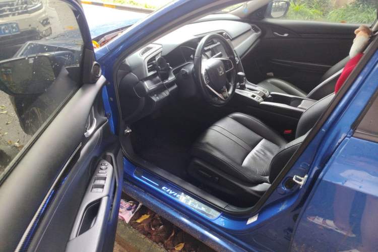 Used Honda Civic 2016 220TURBO CVT Prestige Edition Driver Seat