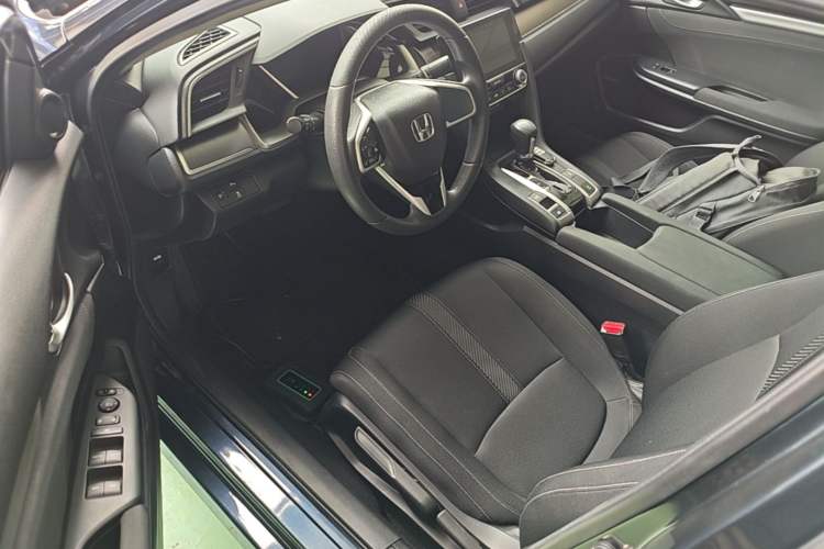 Used Honda Civic 2016 220TURBO CVT Luxury Edition Driver Seat