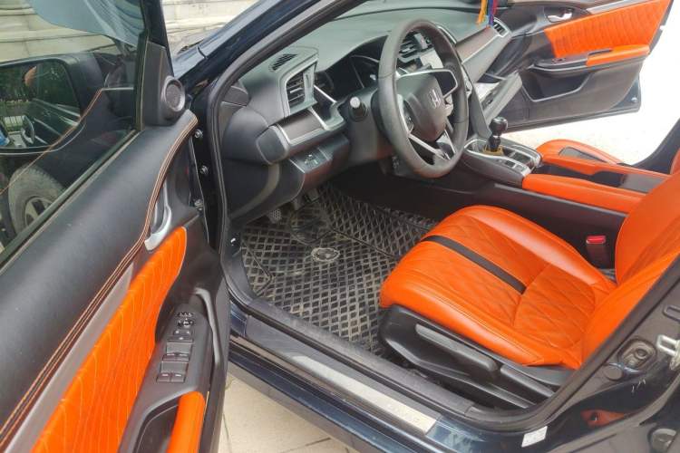 Used Honda Civic 2016 220TURBO Manual Luxury Edition Driver Seat