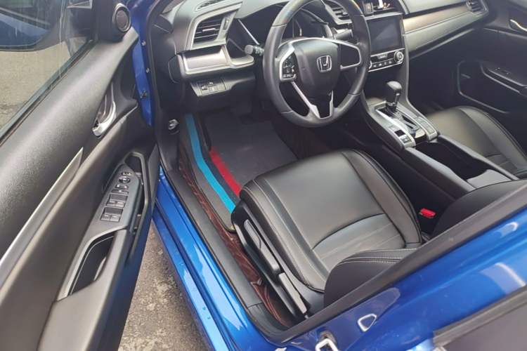 Used Honda Civic 2016 220TURBO CVT Luxury Edition Driver Seat