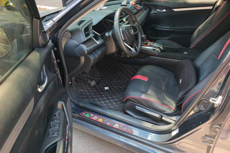 Used Honda Civic 2016 220TURBO CVT Luxury Edition Driver Seat
