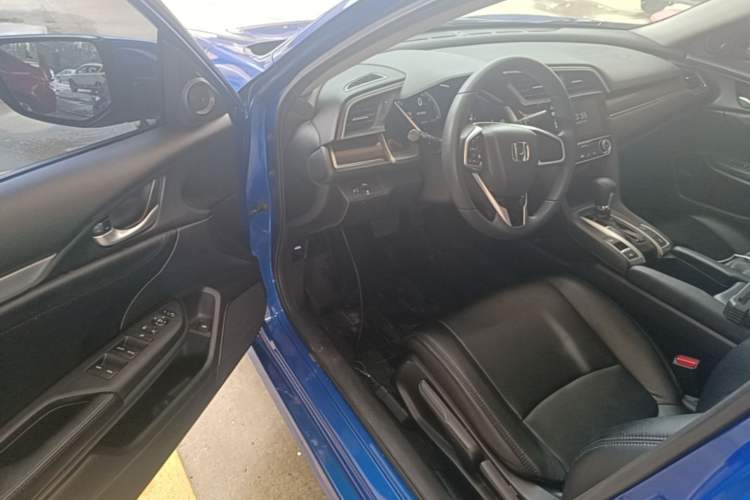 Used Honda Civic 2016 220TURBO CVT Prestige Edition Driver Seat