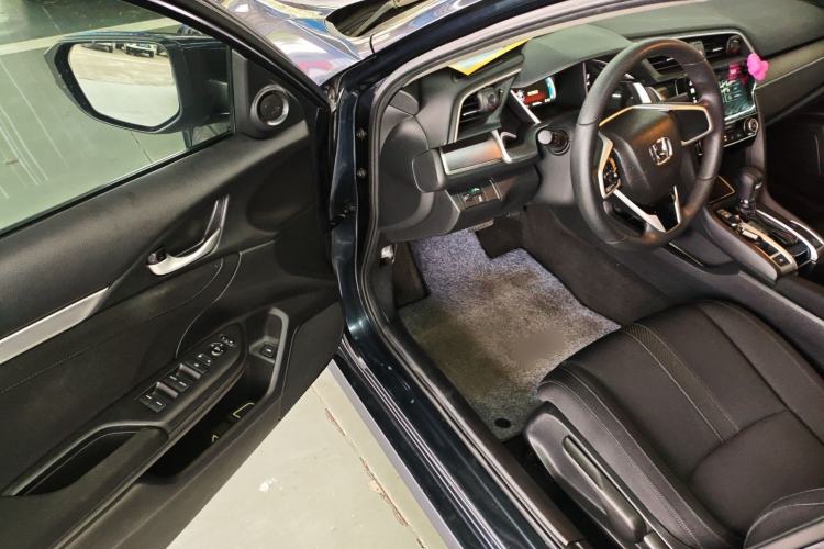 Used Honda Civic 2016 220TURBO CVT Luxury Edition Driver Seat