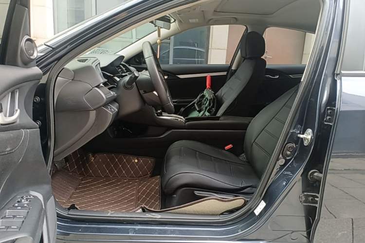 Used Honda Civic 2016 220TURBO CVT Luxury Edition Driver Seat