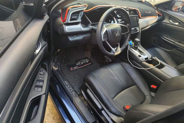 Used Honda Civic 2016 220TURBO CVT Luxury Edition Driver Seat