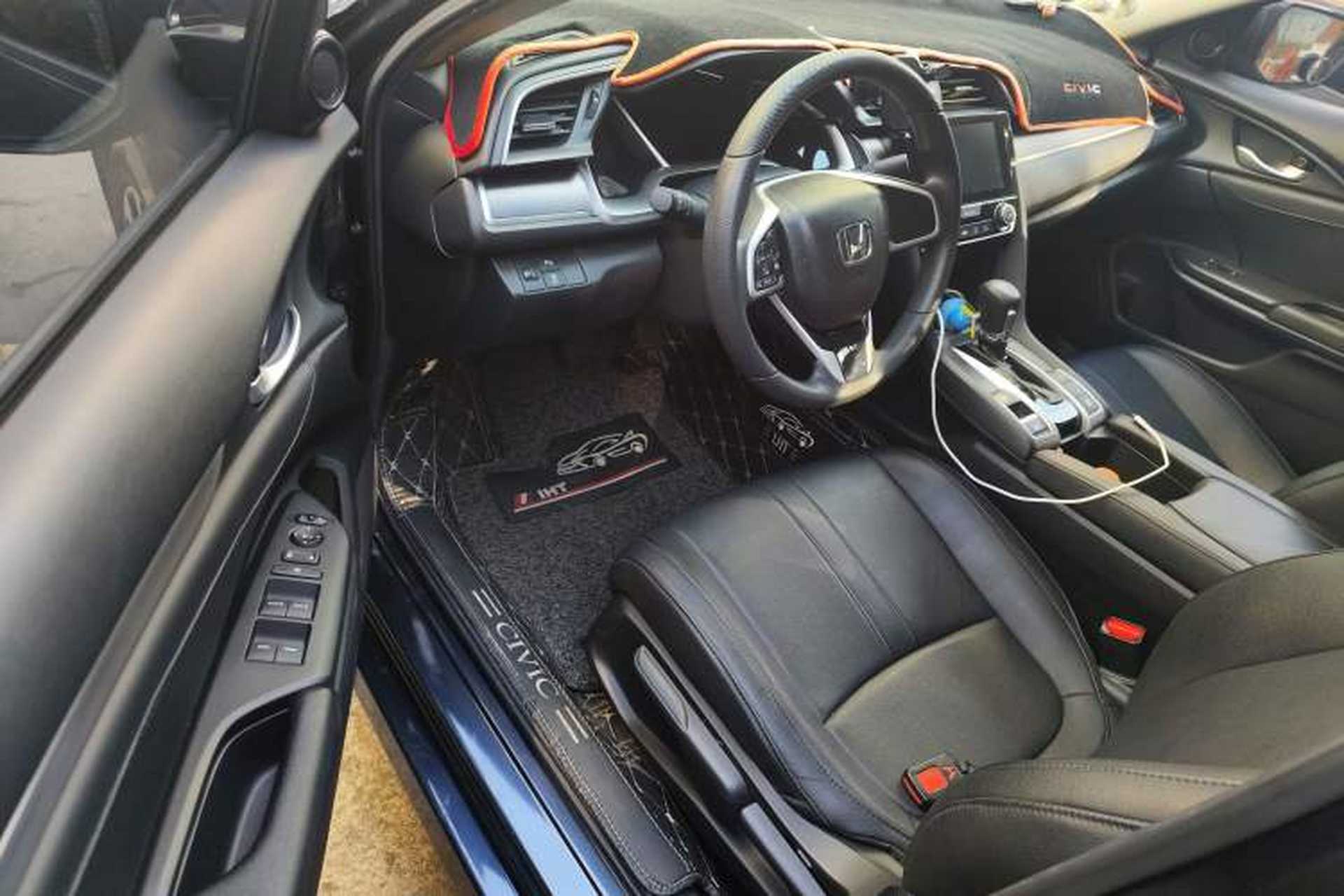 Used Honda Civic 2016 220TURBO CVT Luxury Edition Driver Seat