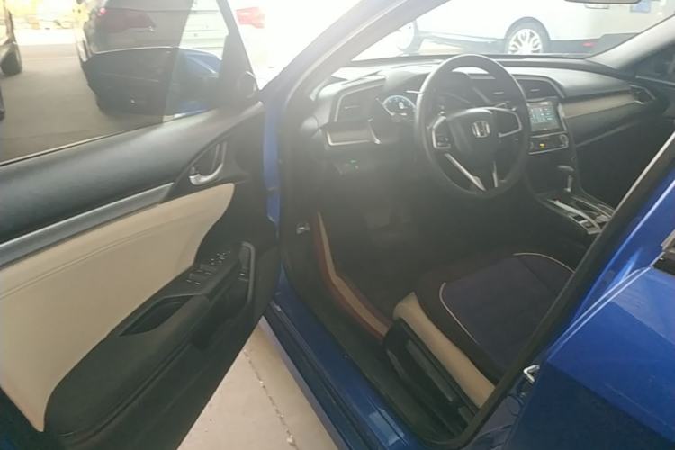 Used Honda Civic 2016 220TURBO CVT Luxury Edition Driver Seat