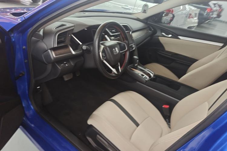 Used Honda Civic 2016 220TURBO CVT Luxury Edition Driver Seat