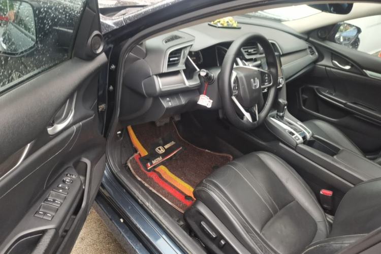Used Honda Civic 2016 220TURBO CVT Prestige Edition Driver Seat