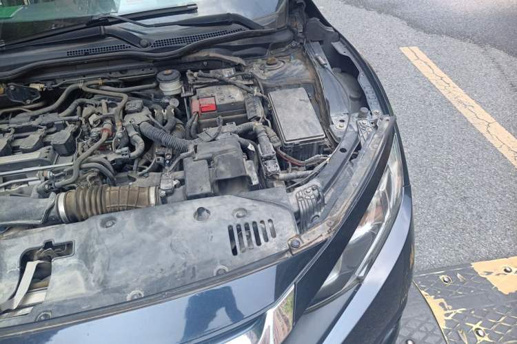 Used Honda Civic 2016 220TURBO CVT Luxury Edition Engine Bay Left