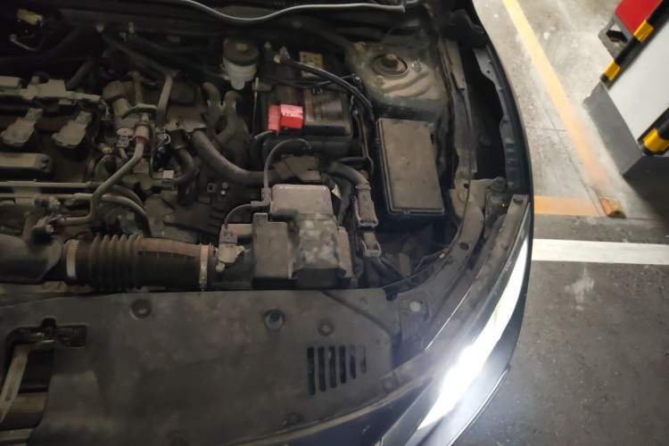 Used Honda Civic 2016 220TURBO Manual Luxury Edition Engine Bay Left
