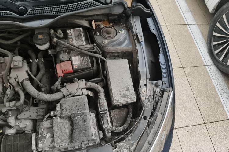 Used Honda Civic 2016 220TURBO CVT Luxury Edition Engine Bay Left