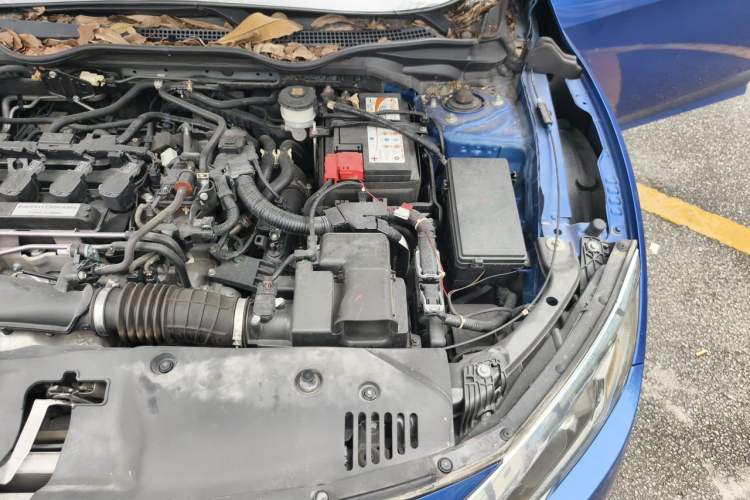 Used Honda Civic 2016 220TURBO CVT Luxury Edition Engine Bay Left