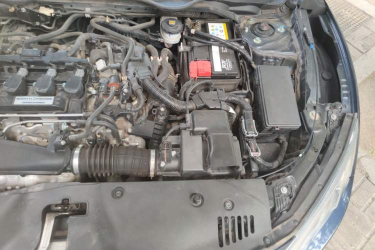 Used Honda Civic 2016 220TURBO Manual Luxury Edition Engine Bay Left