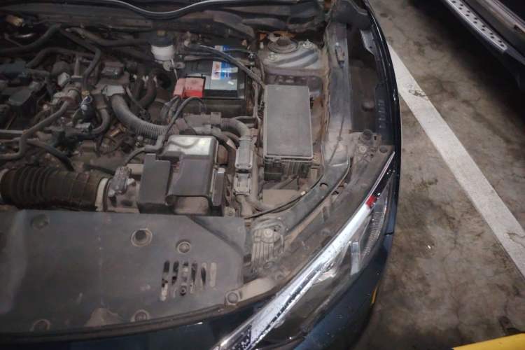 Used Honda Civic 2016 220TURBO CVT Luxury Edition Engine Bay Left