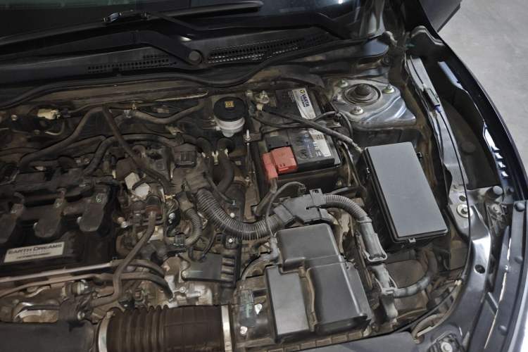 Used Honda Civic 2016 220TURBO CVT Luxury Edition Engine Bay Left