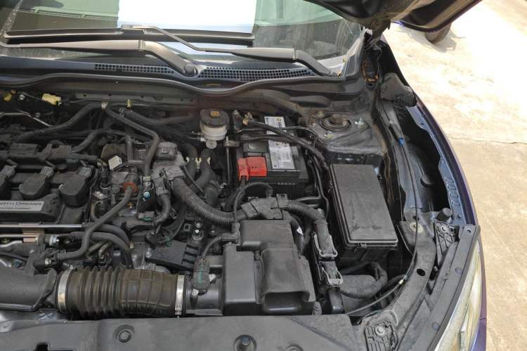 Used Honda Civic 2016 220TURBO CVT Luxury Edition Engine Bay Left