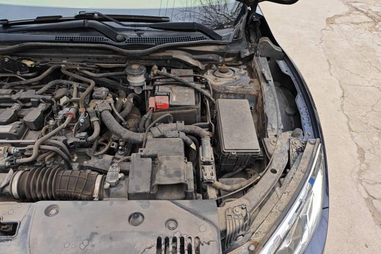 Used Honda Civic 2016 220TURBO CVT Luxury Edition Engine Bay Left