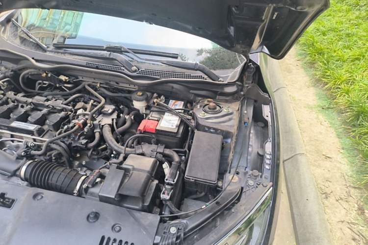Used Honda Civic 2016 220TURBO CVT Luxury Edition Engine Bay Left