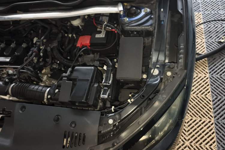 Used Honda Civic 2016 220TURBO CVT Luxury Edition Engine Bay Left