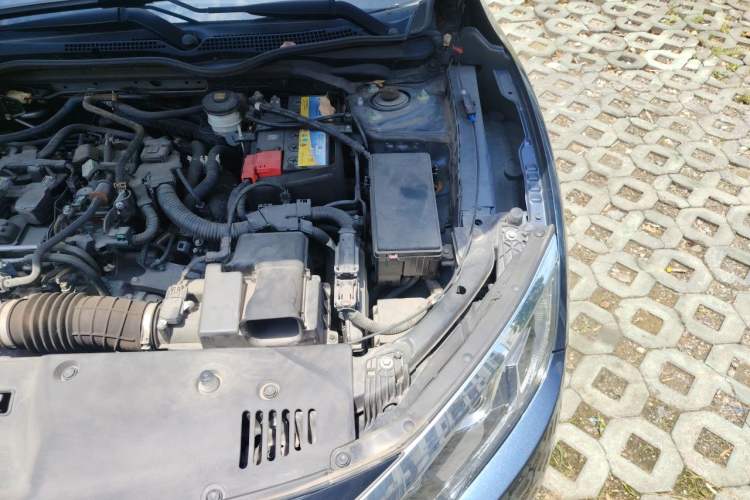 Used Honda Civic 2016 220TURBO CVT Luxury Edition Engine Bay Left