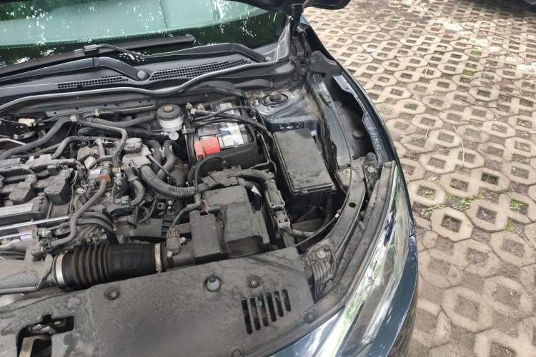 Used Honda Civic 2016 220TURBO CVT Luxury Edition Engine Bay Left
