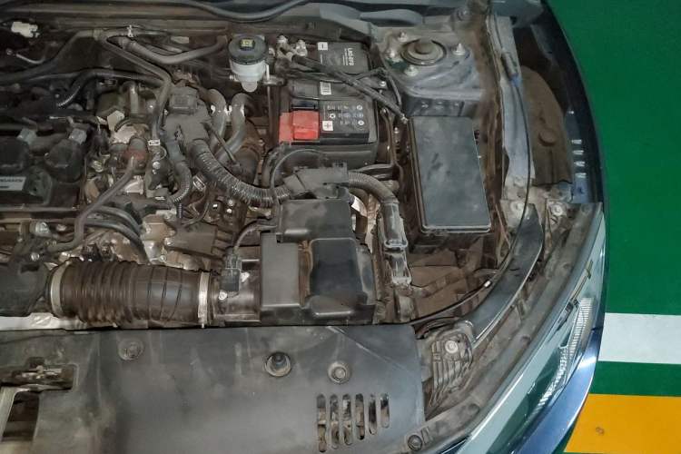 Used Honda Civic 2016 220TURBO CVT Luxury Edition Engine Bay Left