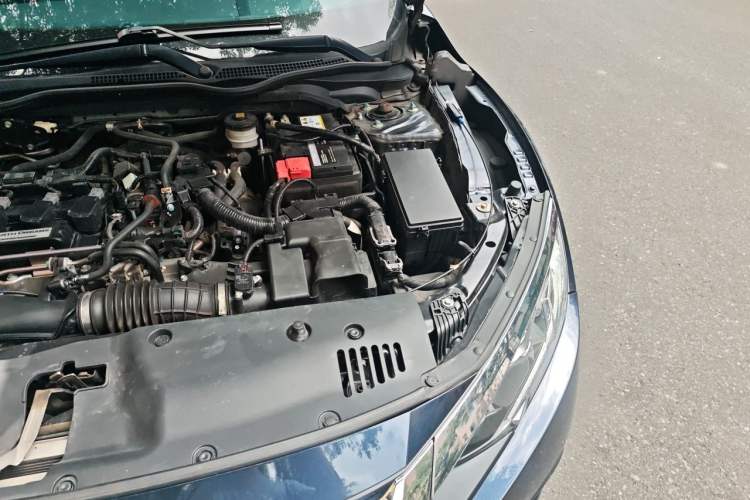 Used Honda Civic 2016 220TURBO CVT Luxury Edition Engine Bay Left