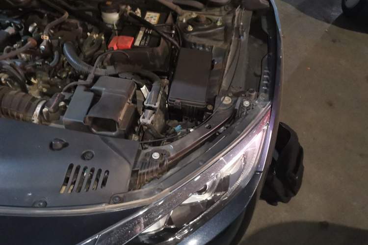 Used Honda Civic 2016 220TURBO CVT Luxury Edition Engine Bay Left