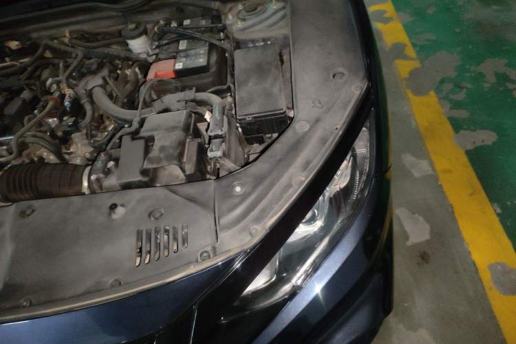 Used Honda Civic 2016 220TURBO CVT Luxury Edition Engine Bay Left