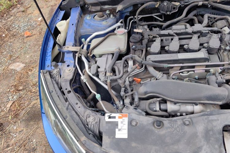 Used Honda Civic 2016 220TURBO Manual Luxury Edition Engine Bay Right