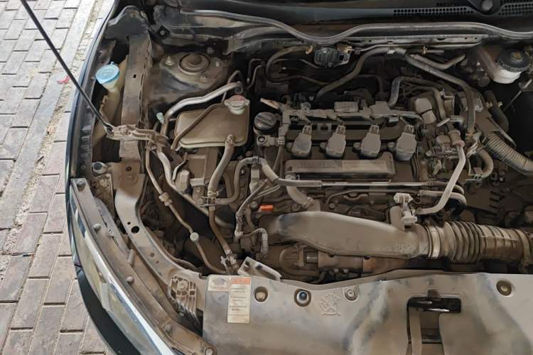Used Honda Civic 2016 220TURBO CVT Luxury Edition Engine Bay Right