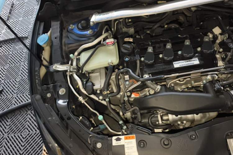 Used Honda Civic 2016 220TURBO CVT Luxury Edition Engine Bay Right